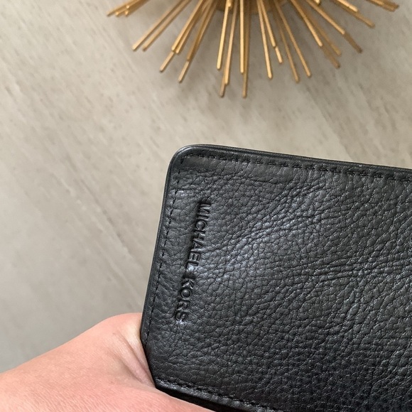 Michael Kors black wallet gold hardware leather - Picture 8 of 10